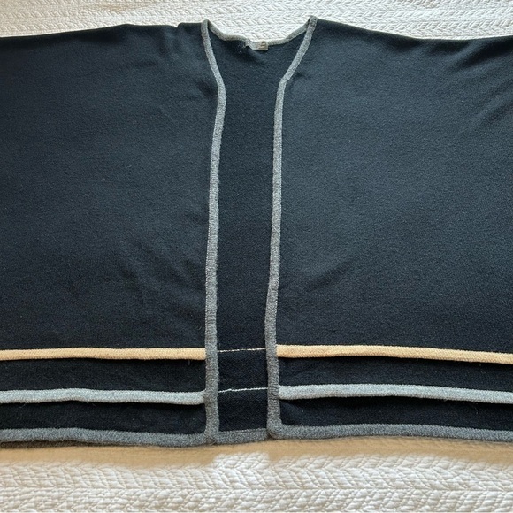 V-FRAAS 100% Wool Ruana/Poncho Black/Camel/Grey One Size Excellent Condition - Picture 8 of 16